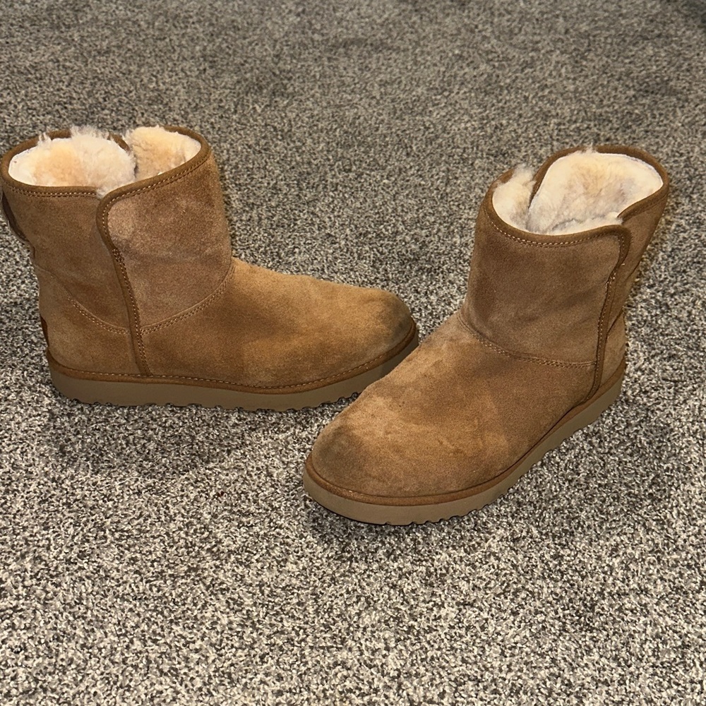 Ugg chestnut Brown Shearling Boots size 8